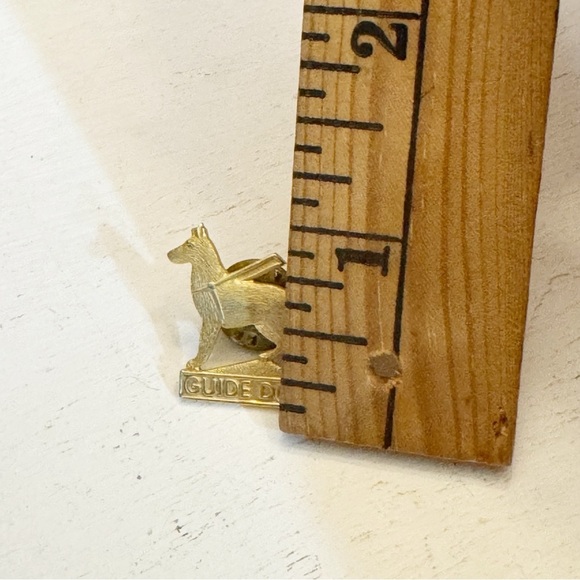 Vintage Gold Tone Guard Dog Pin Button - Picture 8 of 8